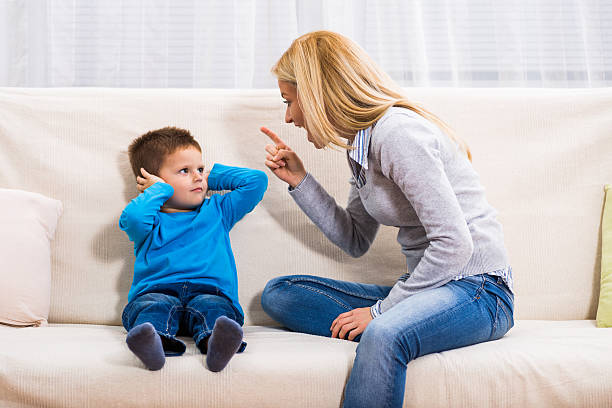 ¿Niños desobedientes o padres sin recursos?